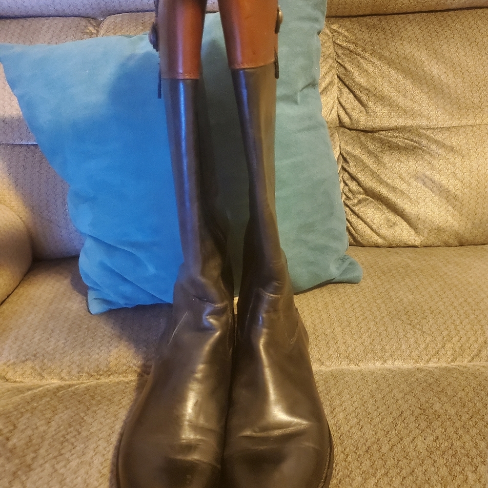 Boots - Picture 3 of 4